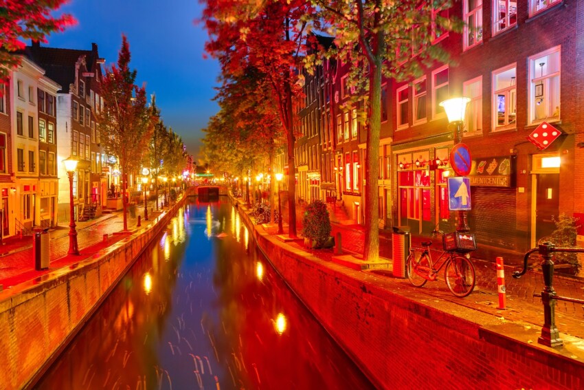 De Wallen, il quartiere a luci rosse di Amsterdam